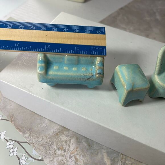 3 piece VTG Ceramic doll hose furniture..issues - Picture 4 of 14